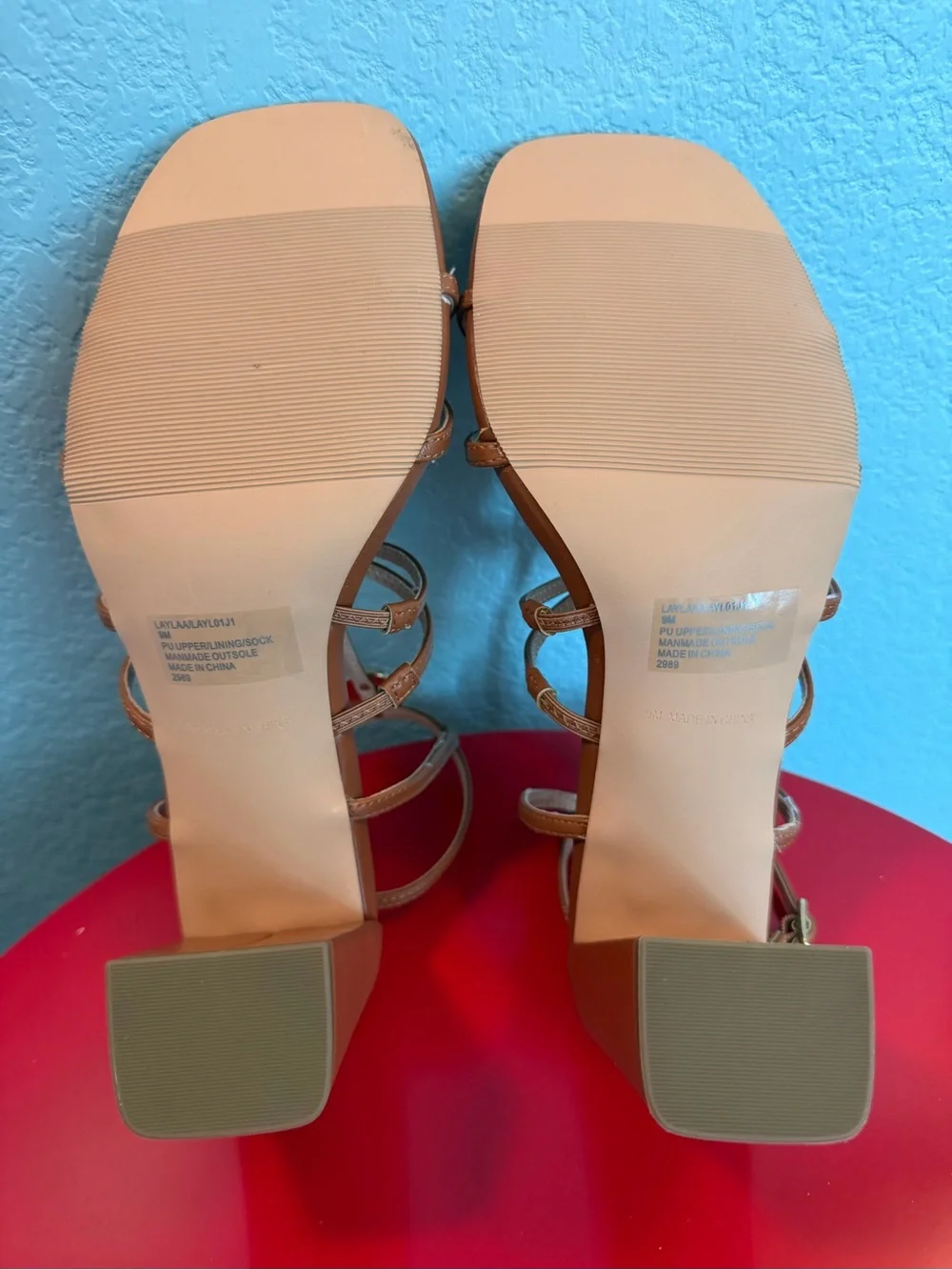 NEW** Madden Girl Tan Strappy Block Heel Sandals with Gold Orbs Size 9